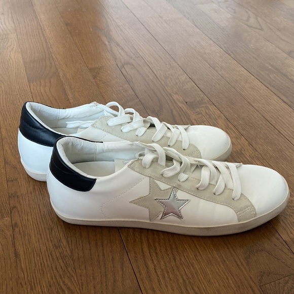 Star Sneakers - Picture 3 of 4